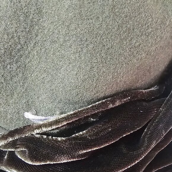 Olive Green Wool Felt Cloche Hat Velvet Band Rhinestone Brooch Vintage Church - Picture 9 of 9